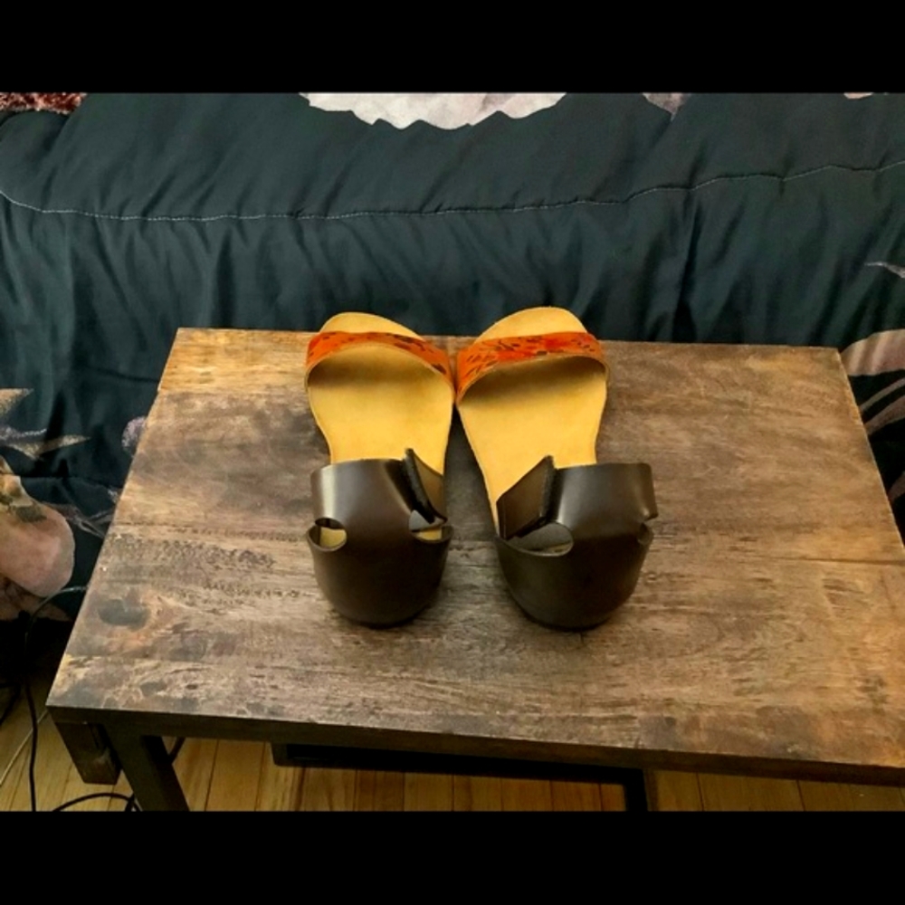Sandals - Picture 2 of 3